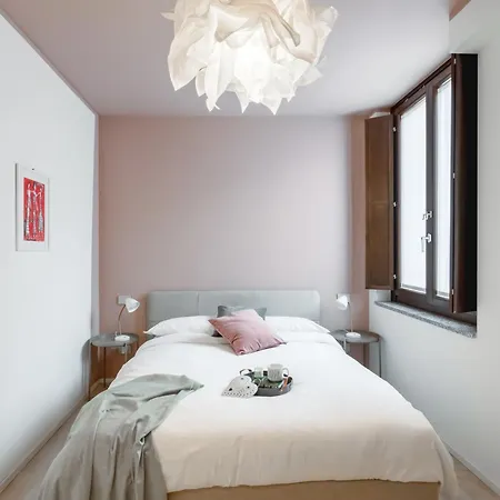 Varesina - Center - By Host4u Apartment Pavia