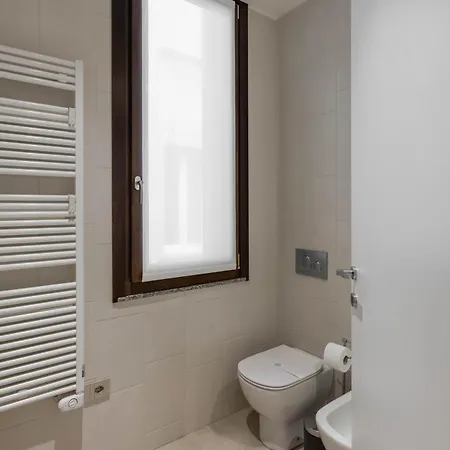 Apartment Varesina - Center - By Host4u *