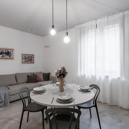 Varesina - Center - By Host4u * Pavia